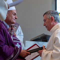 Mit dem Lektorat wurde Mauro Unghetto aus Steinmannwald beauftragt.